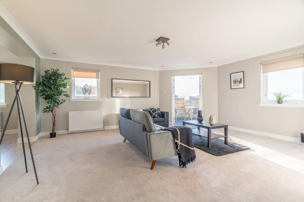 Apartment Penthouse At The Bay Near Edinburgh