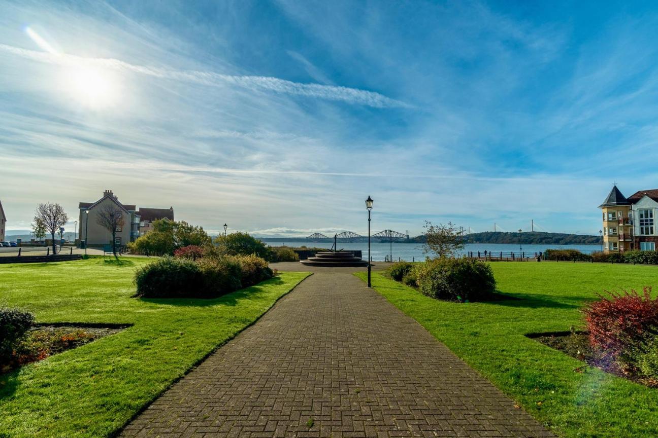 Penthouse At The Bay Near Edinburgh Apartment *