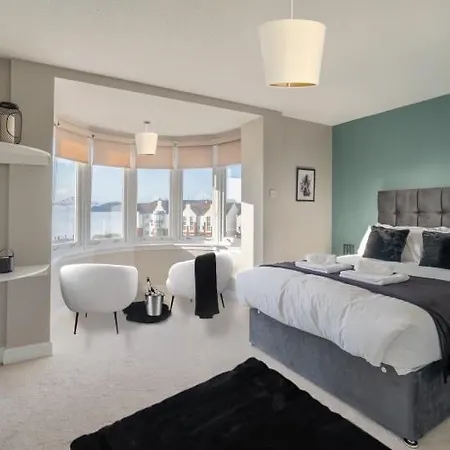 Penthouse At The Bay Near Edinburgh Apartment Saint Davids  Exterior photo