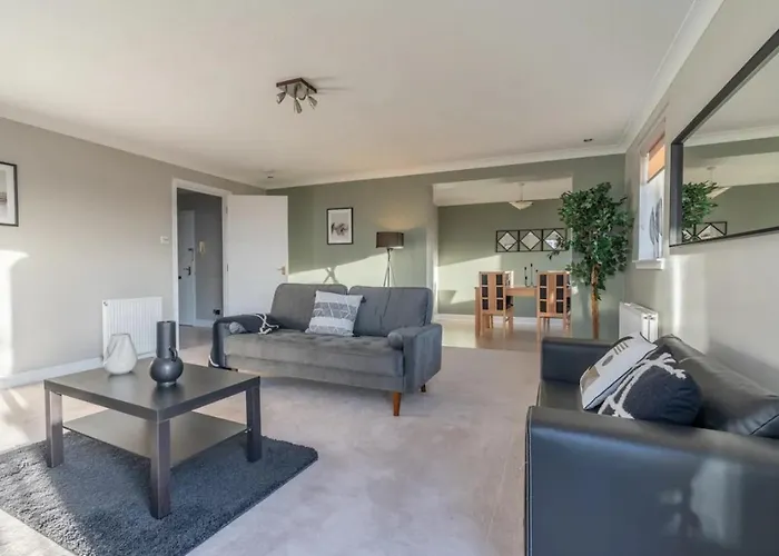 Penthouse At The Bay Near Edinburgh